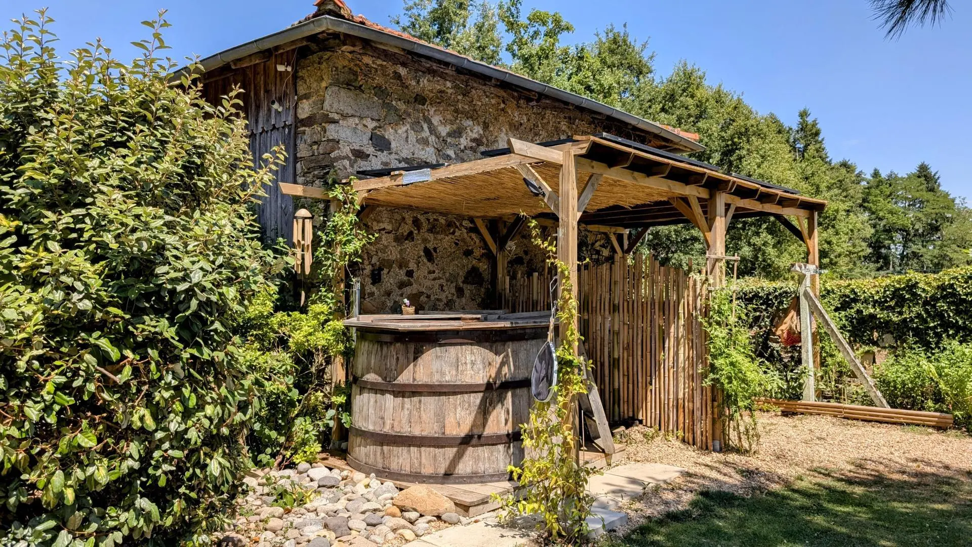 Gite petite maison des Eglantiers à Jourgnac en Haute-Vienne (Limousin) - le bain nordique_7