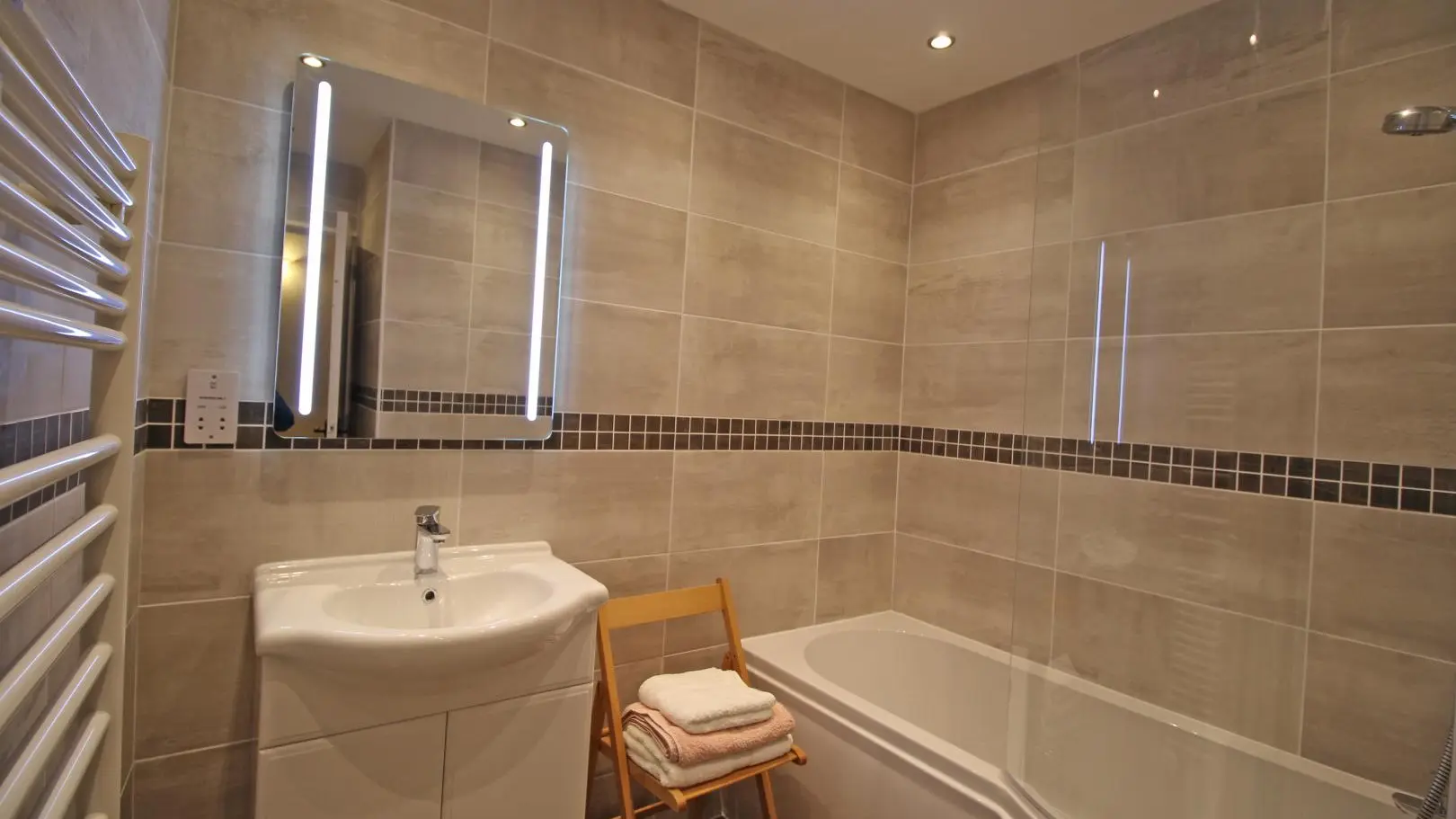 Gite Le Moulin De Pont Pery à Saint Martin Le Vieux en Haute-Vienne (Nouvelle Aquitaine). La salle de bain_30