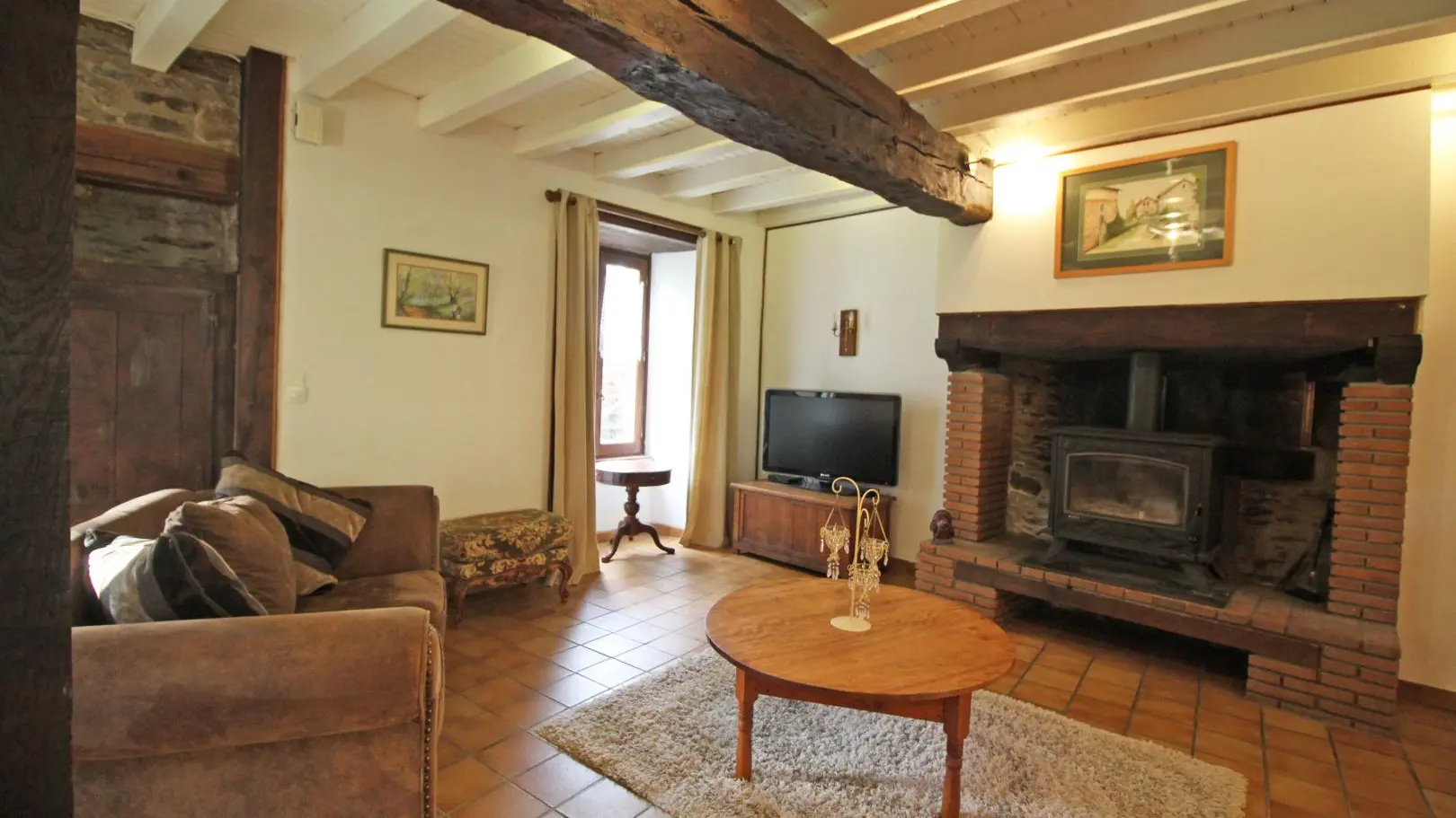 Gite Le Moulin De Pont Pery à Saint Martin Le Vieux en Haute-Vienne (Nouvelle Aquitaine). Le salon_16