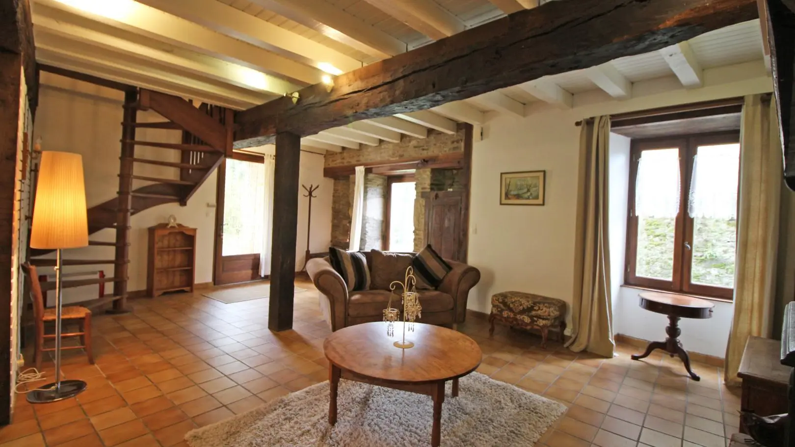 Gite Le Moulin De Pont Pery à Saint Martin Le Vieux en Haute-Vienne (Nouvelle Aquitaine). Le salon._18