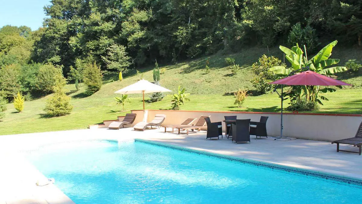 Gite Le Moulin De Pont Pery à Saint Martin Le Vieux en Haute-Vienne (Nouvelle Aquitaine). Piscine._3