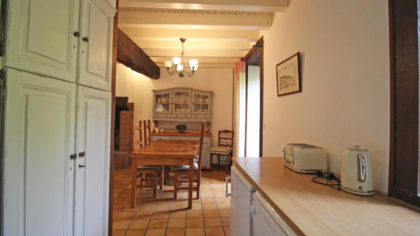 Gite Le Moulin De Pont Pery à Saint Martin Le Vieux en Haute-Vienne (Nouvelle Aquitaine). La salle a manger._22