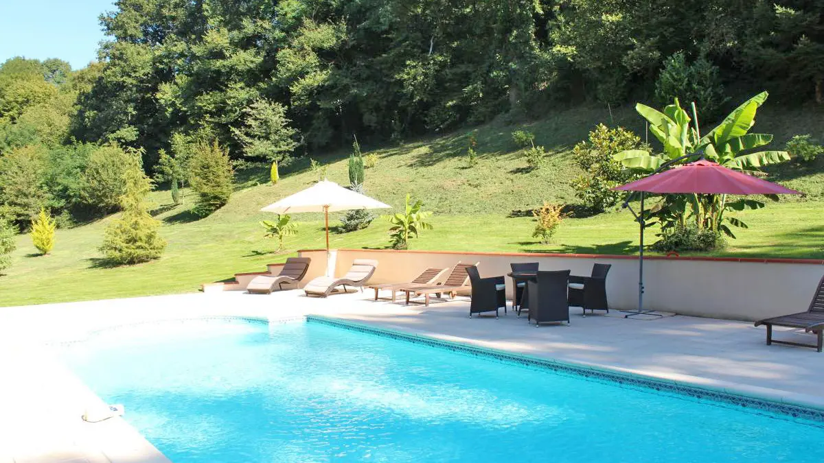 Gite Le Moulin De Pont Pery à Saint Martin Le Vieux en Haute-Vienne (Nouvelle Aquitaine). Piscine._3