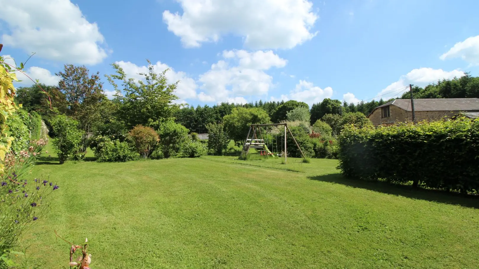 Gite Le jardin à Saint Priest Taurion en Haute-Vienne (Nouvelle Aquitaine)_36