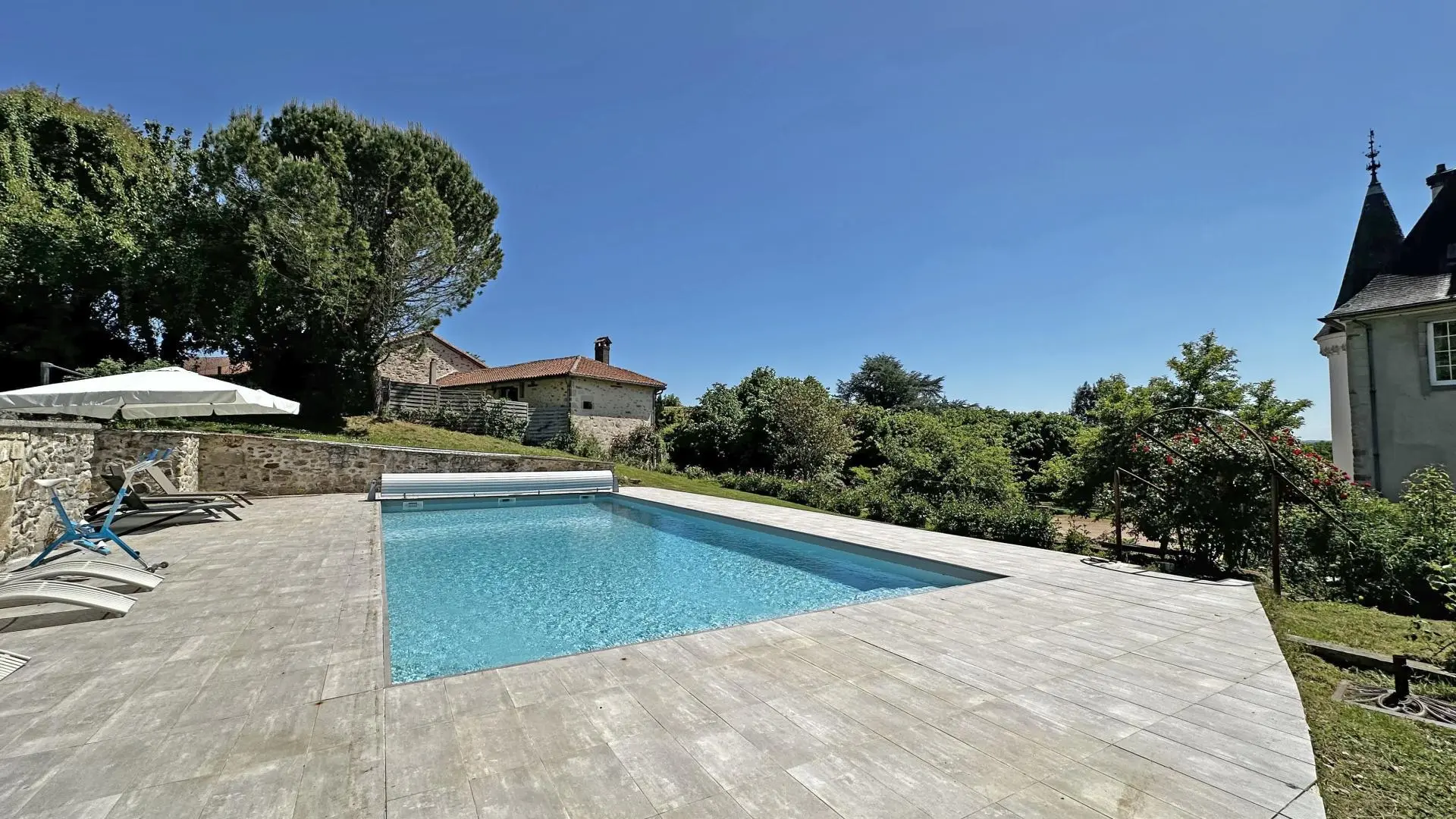 Chambre d'hôtes Le Chateau De La Chabroulie à Isle en Haute-Vienne (Nouvelle Aquitaine)_2