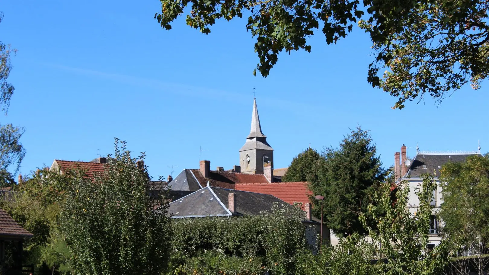 Vue du gîte du pin parasol à Arnac la Poste en Haute-Vienne (Nouvelle Aquitaine)_41