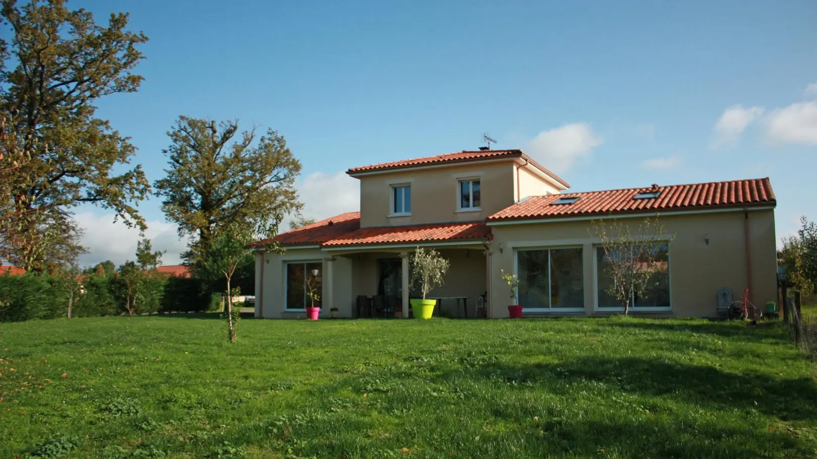 Gîte du pin parasol à Arnac la Poste en Haute-Vienne (Nouvelle Aquitaine)
Façade Sud-Ouest_39