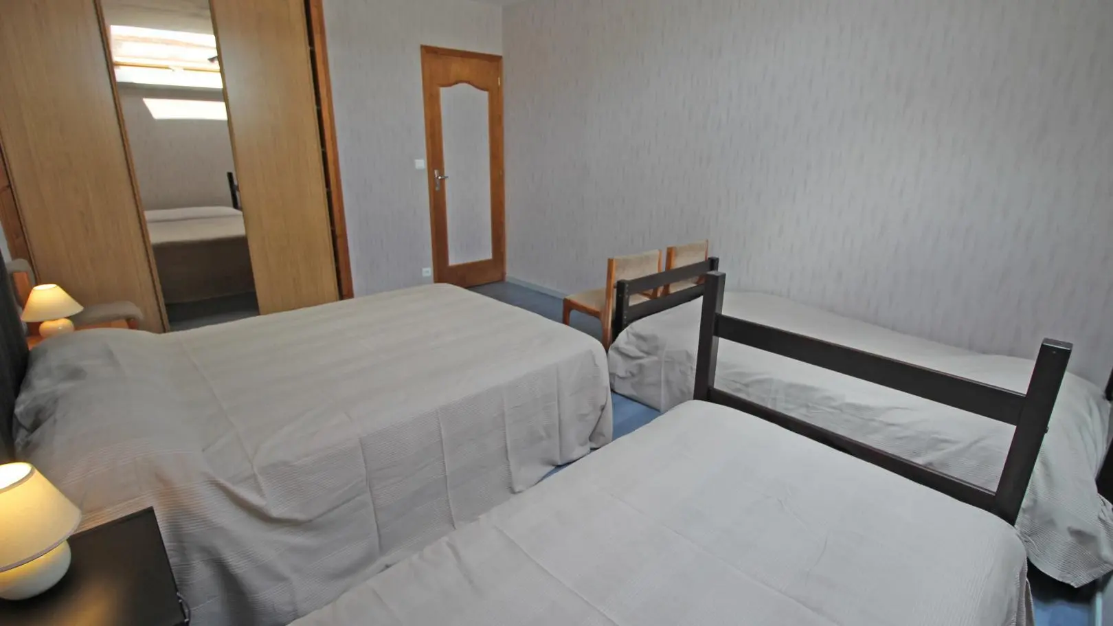 Le gîte de Champblanc à Arnac la Poste en Haute-Vienne (Limousin) - chambre 4 pers_17