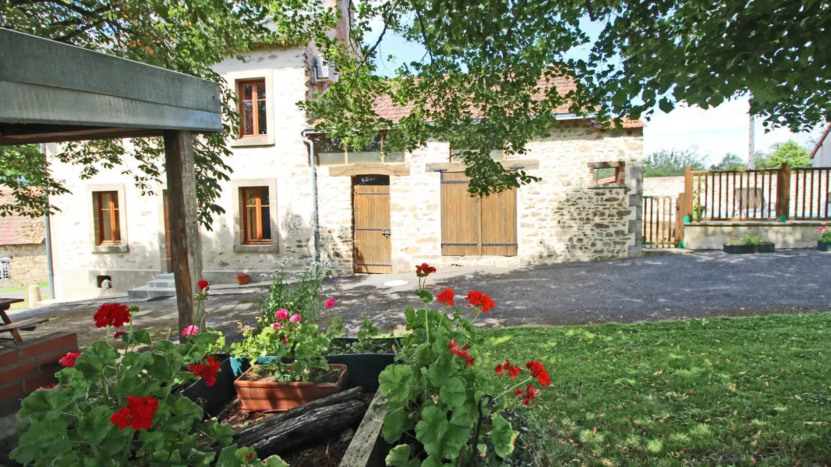 Gite du Monteil à Arnac la Poste en Haute-Vienne (Nouvelle Aquitaine)_1