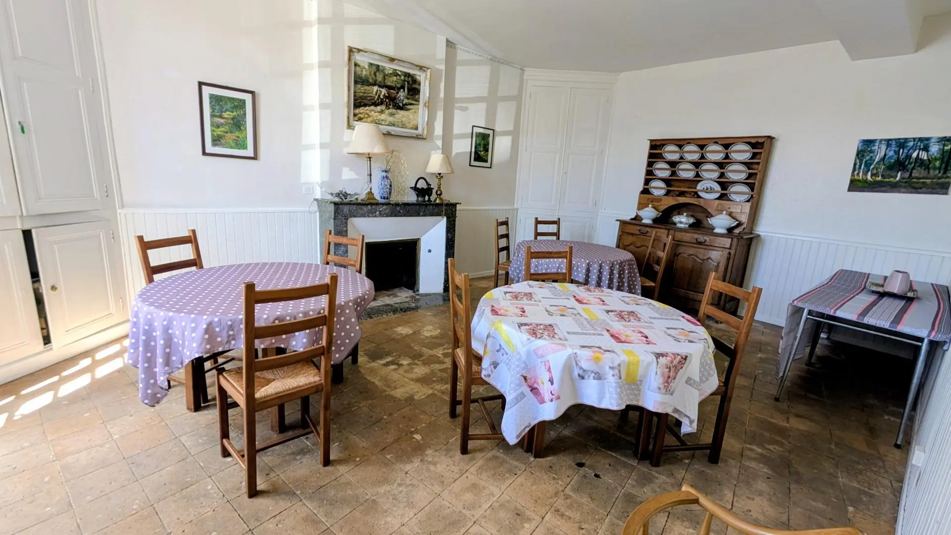 Gite Le Bourg à Lussac-les-Eglises en Haute-Vienne (Limousin en Nouvelle Aquitaine) - salle à manger_11