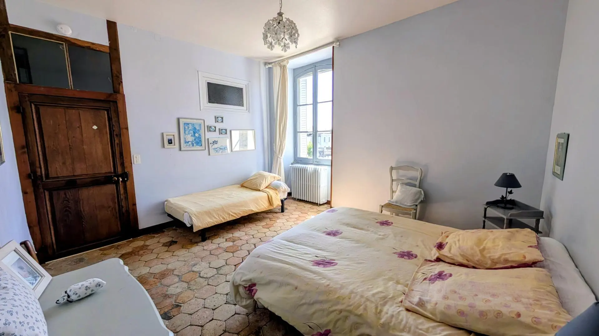 Gite Le Bourg à Lussac-les-Eglises en Haute-Vienne (Limousin en Nouvelle Aquitaine) - chambre 1 lit 2 pers. et 1 lit 1 pers._16