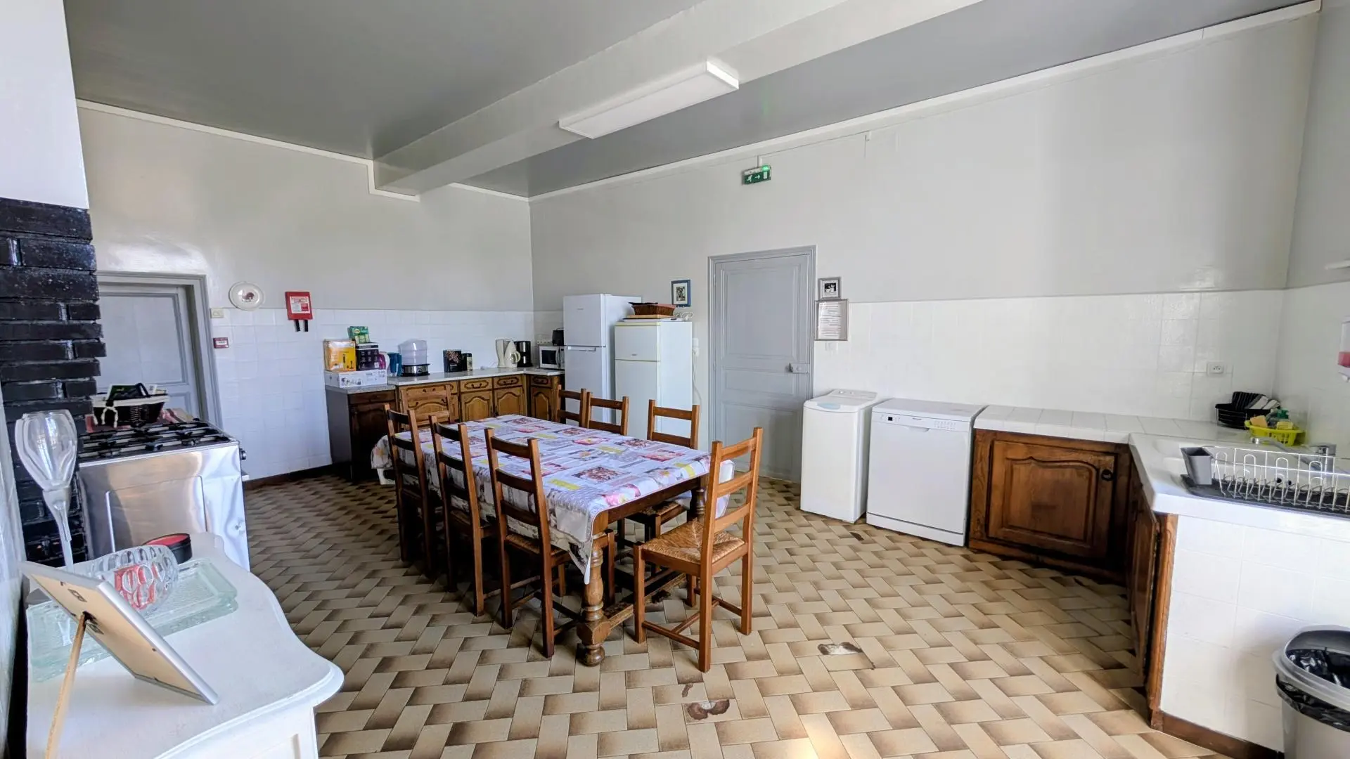 Gite Le Bourg à Lussac-les-Eglises en Haute-Vienne (Limousin en Nouvelle Aquitaine) - la cuisine_9