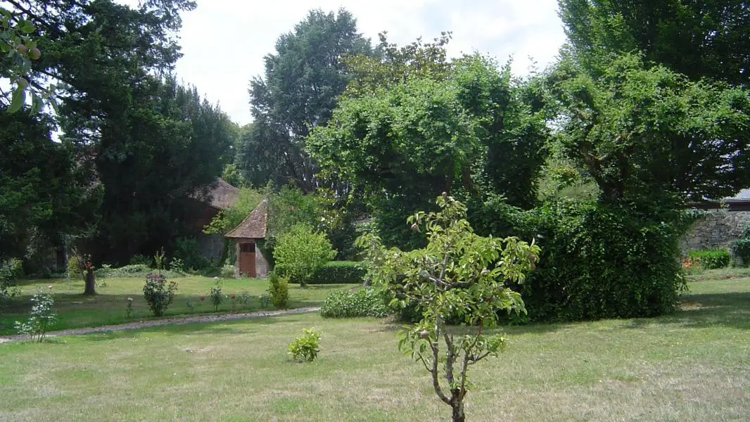 Gite Le Bourg à Lussac-les-Eglises en Haute-Vienne (Limousin en Nouvelle Aquitaine) - Le parc communal_24