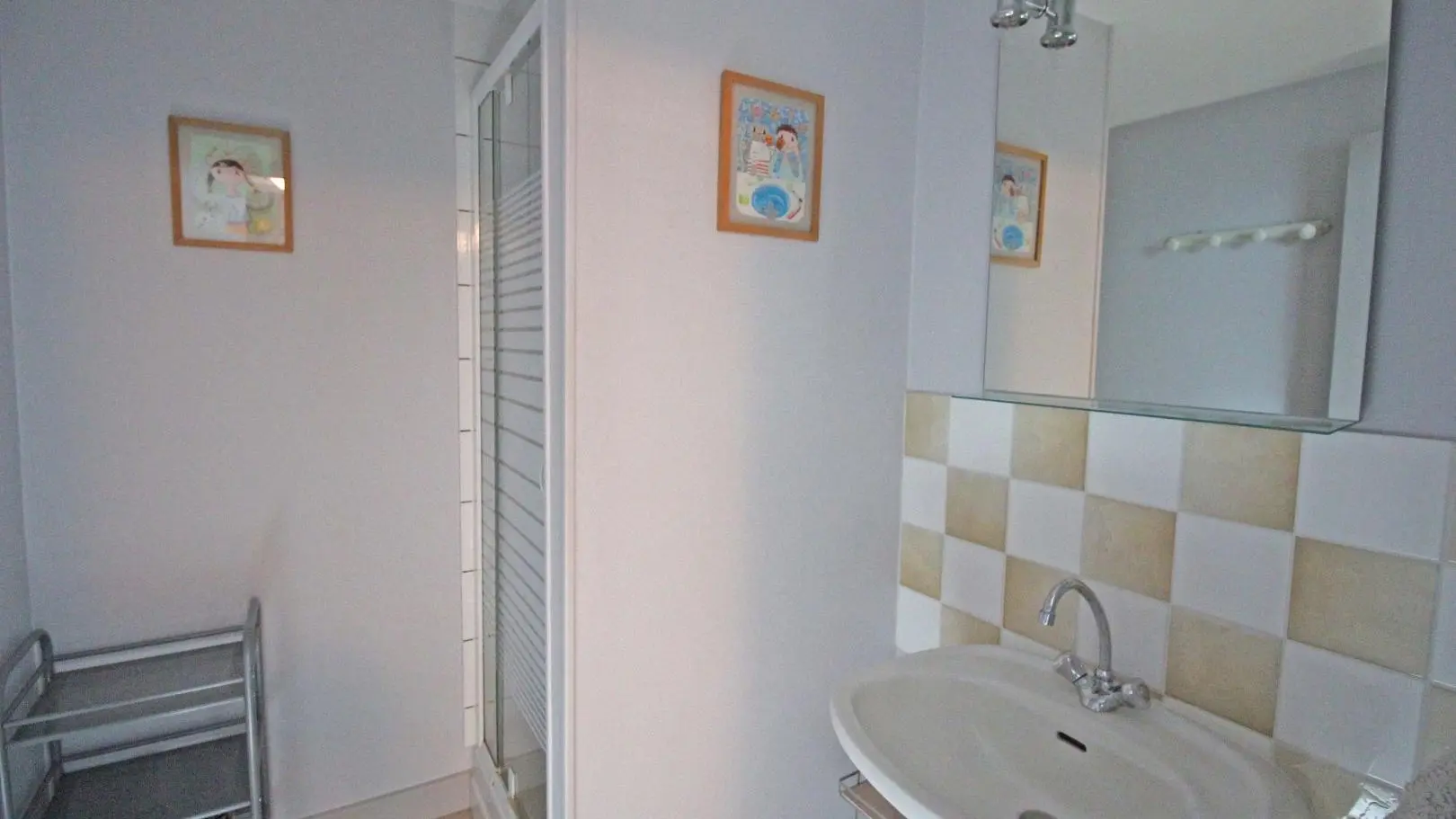 Gite de Montbrugnaud  à Mailhac sur Benaize en Haute-Vienne - salle d'eau étage_26