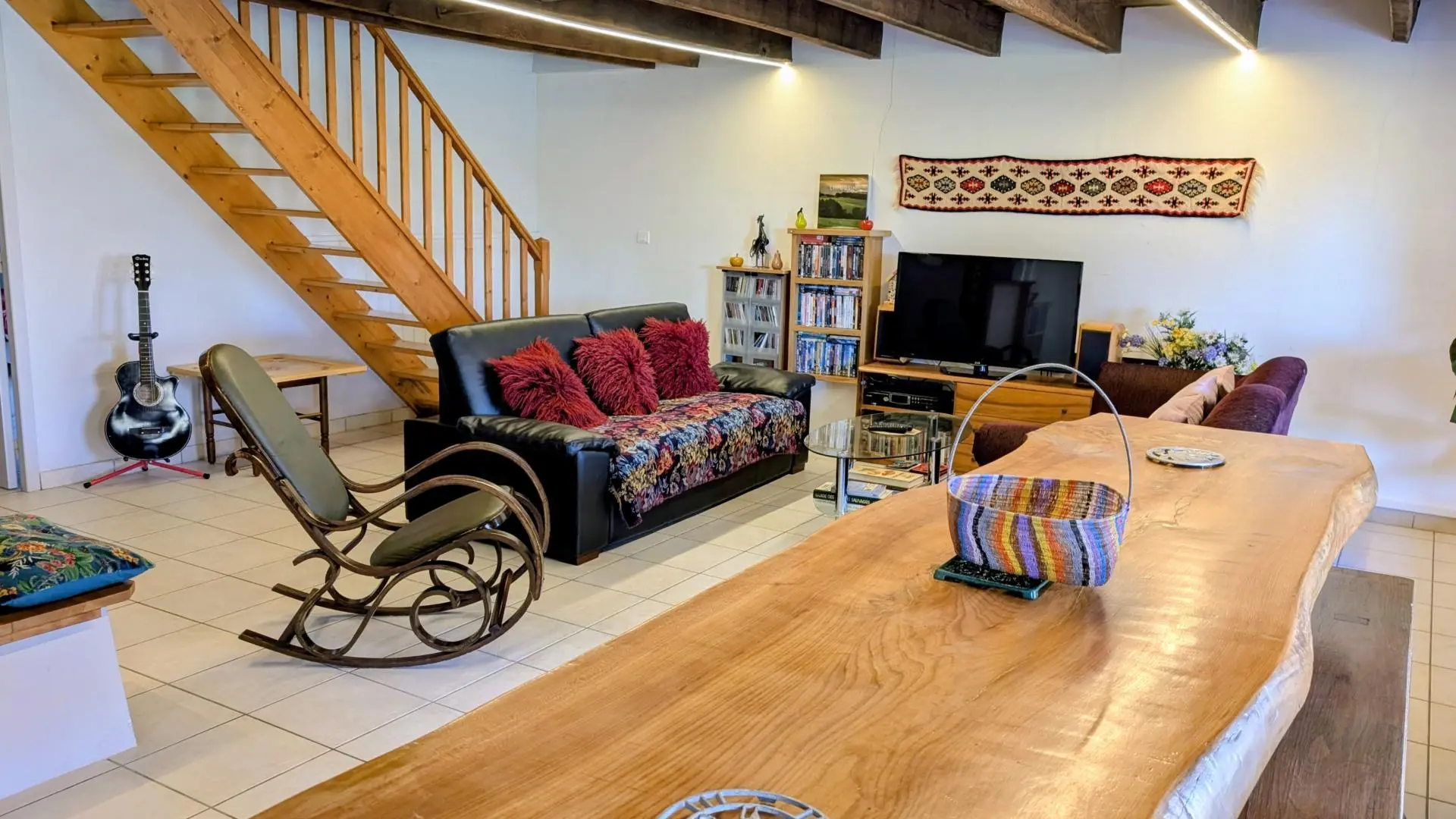 Gite de Montbrugnaud  à Mailhac sur Benaize en Haute-Vienne - sejour salon_10