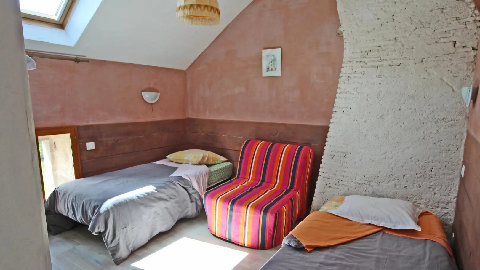 Gîte les cheyroux à St Léger-Magnazeix en Haute-Vienne (Limousin en Nouvelle Aquitaine)- chbre etage 2 lits simple + appoint_25