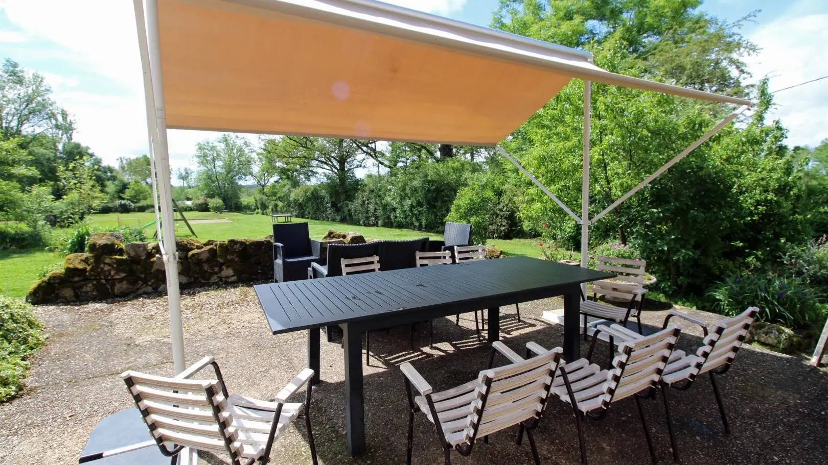 Gîte les cheyroux à St Léger-Magnazeix en Haute-Vienne (Limousin en Nouvelle Aquitaine) - terrasse_35