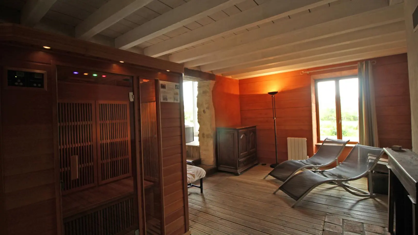 Gîte les cheyroux à St Léger-Magnazeix en Haute-Vienne (Limousin en Nouvelle Aquitaine)- salle détente_19