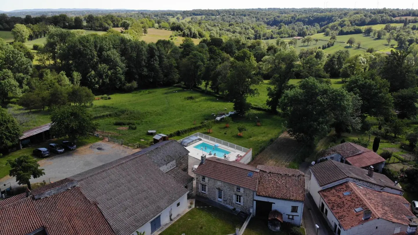 Photo aérienne du gite le Haut Tour à Saint Sornin La Marche en Haute-Vienne (Limousin en Nouvelle Aquitaine)_21