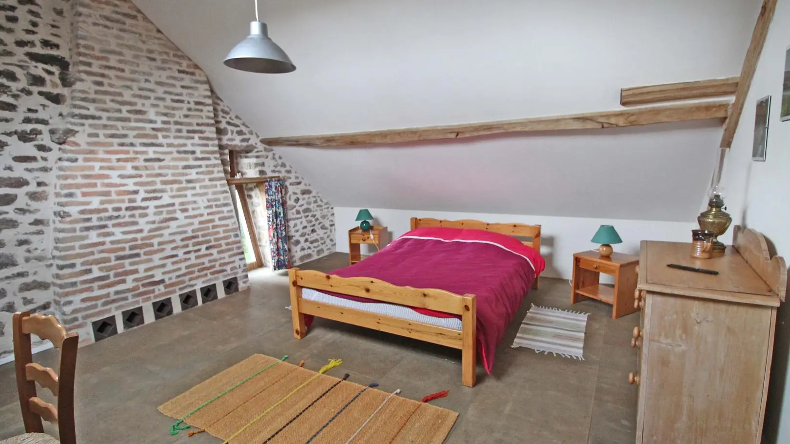 Gîte Benoîton à Saint Sulpice Les Feuilles en Haute-Vienne - chambre lit double_10