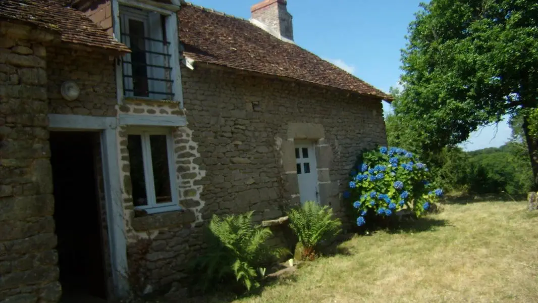Gîte Benoîton à Saint Sulpice Les Feuilles en Haute-Vienne (Limousin. L'entrée du gîte. _16