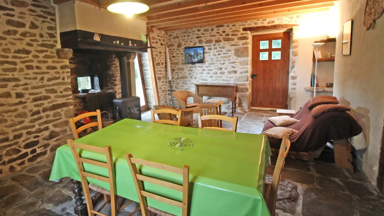 Gîte Benoîton à Saint Sulpice Les Feuilles en Haute-Vienne, séjour_7