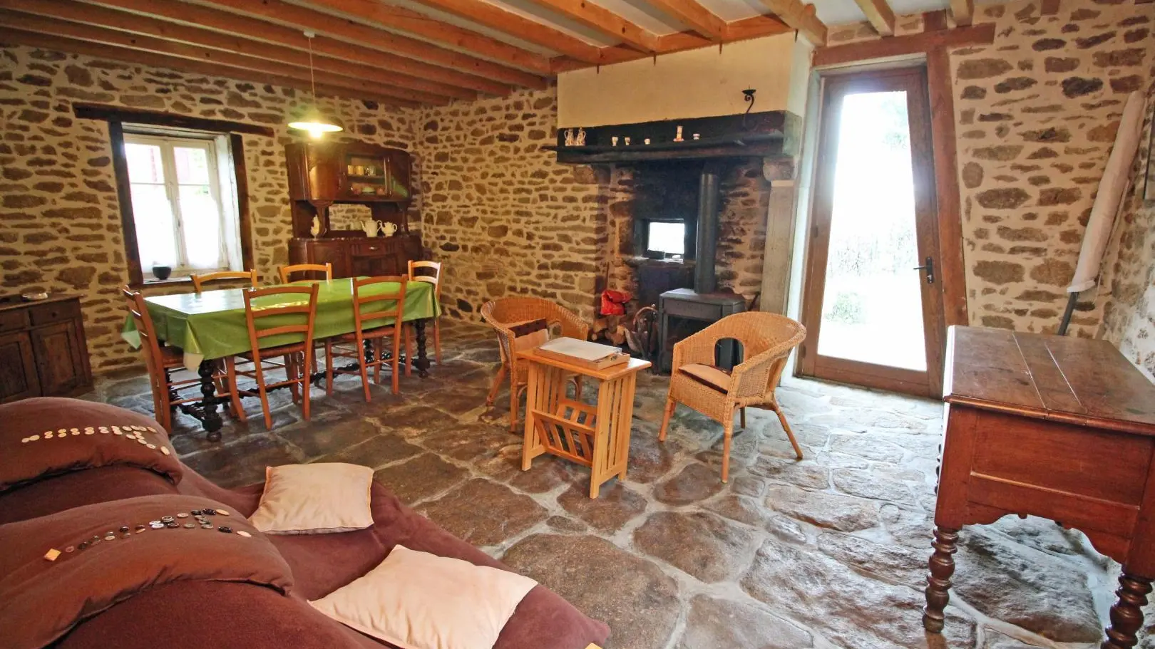 Gîte Benoîton à Saint Sulpice Les Feuilles en Haute-Vienne, séjour_6