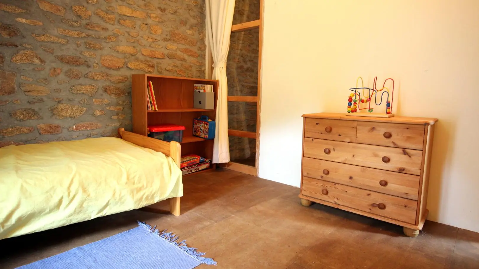 Gîte Benoîton à Saint Sulpice Les Feuilles en Haute-Vienne (Limousin. Espace couchage étage._13