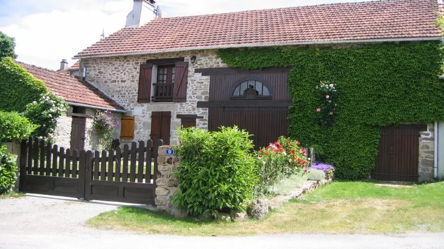 Gite Les Rebras à Saint Sulpice Les Feuilles en Haute-Vienne (Limousin en Nouvelle Aquitaine)_2