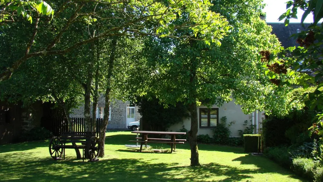 Gite Les Rebras à Saint Sulpice Les Feuilles en Haute-Vienne (Limousin en Nouvelle Aquitaine)_3