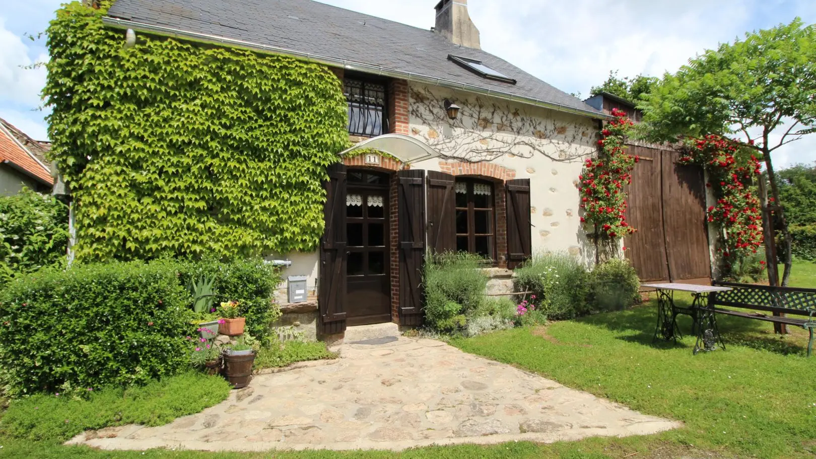 Gite Les Rebras à Saint Sulpice Les Feuilles en Haute-Vienne (Limousin en Nouvelle Aquitaine)_11