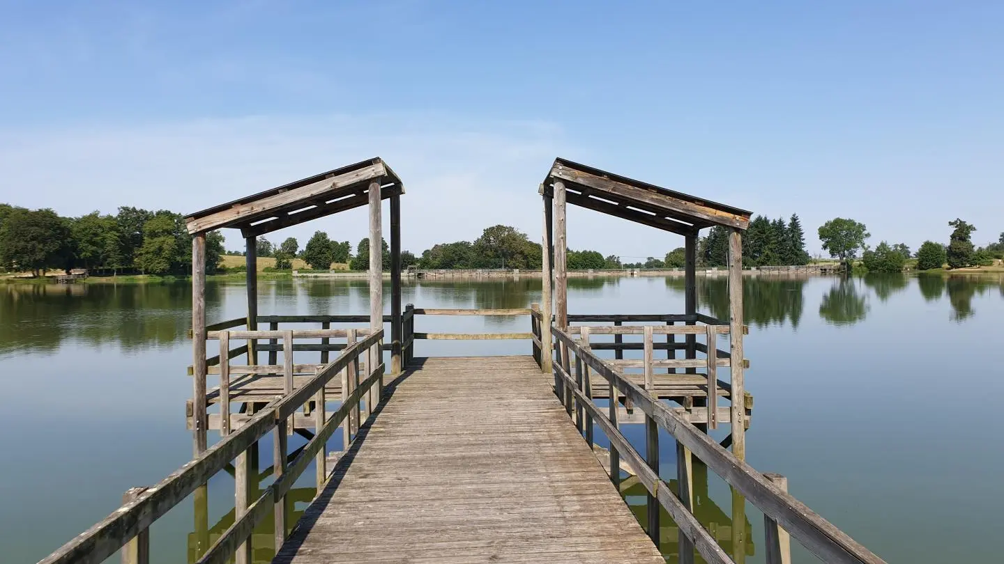 Grand Gîte des Pouyades à Magnac Laval en Haute-Vienne - Limousin - Nouvelle Aquitaine - Le ponton_13