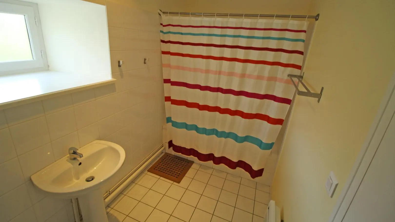 Gite La Bergerieà Berneuil en Haute-Vienne(Limousin)- salle de bains_16