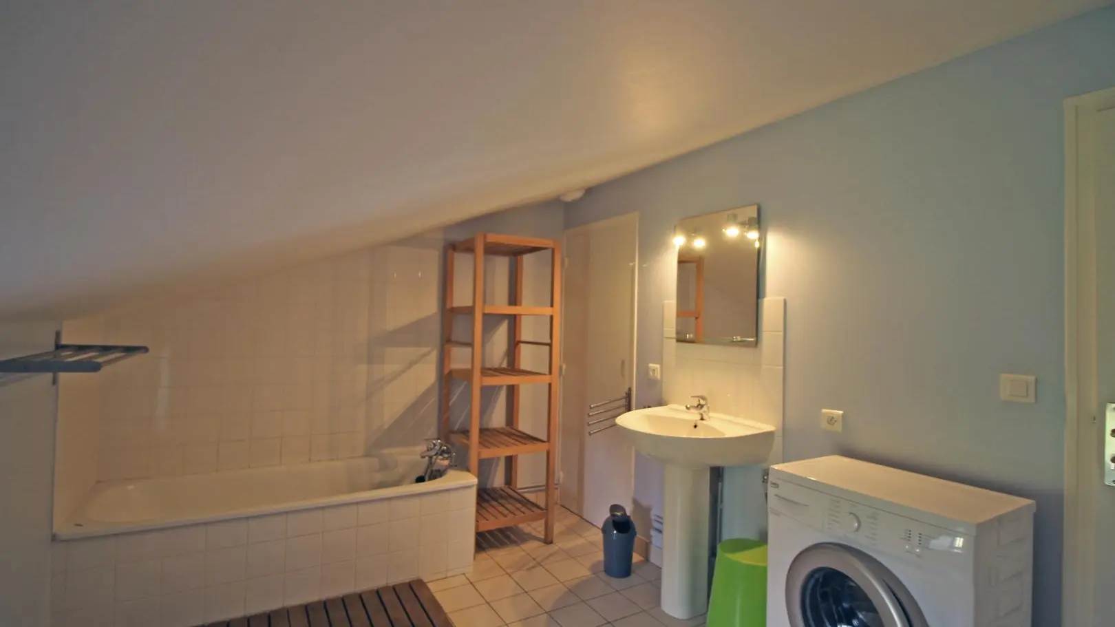 Gite La Maison De Clémence à Berneuil  en Haute-Vienne (Limousin) - salle de bains_21