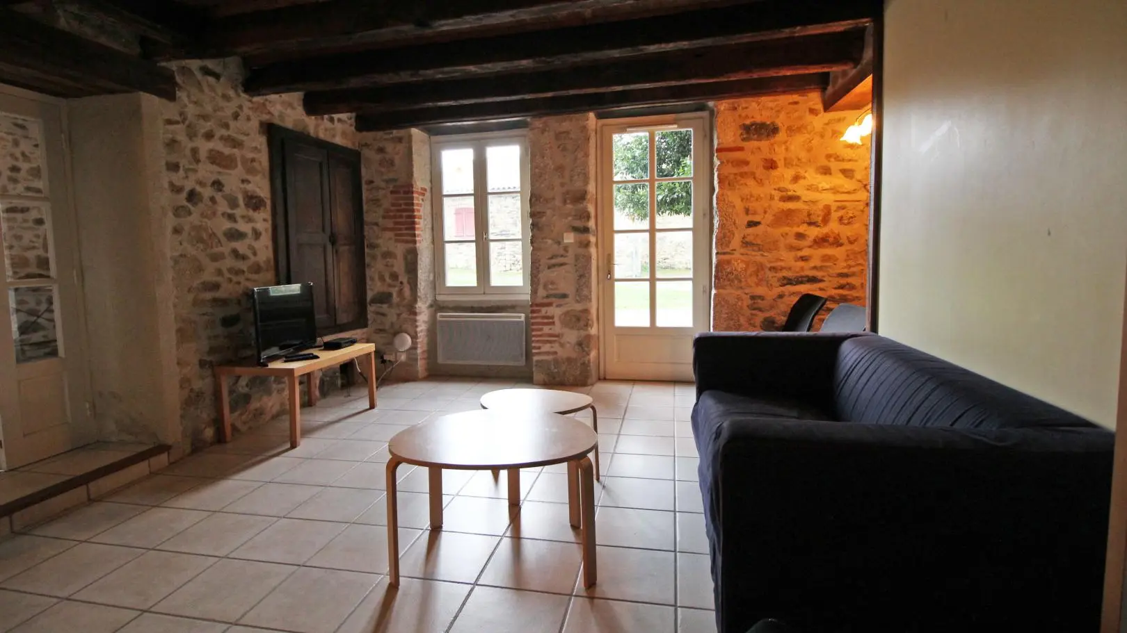 Gite La Maison De Clémence à Berneuil  en Haute-Vienne (Limousin) - salon_8