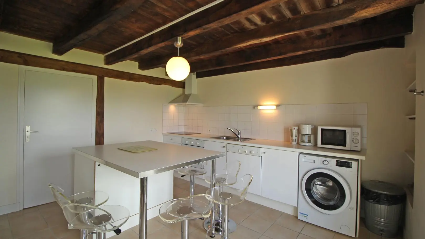 Gite La Maison Du Vinaigrier à Berneuil  en Haute-Vienne (Limousin)- cuisine_6