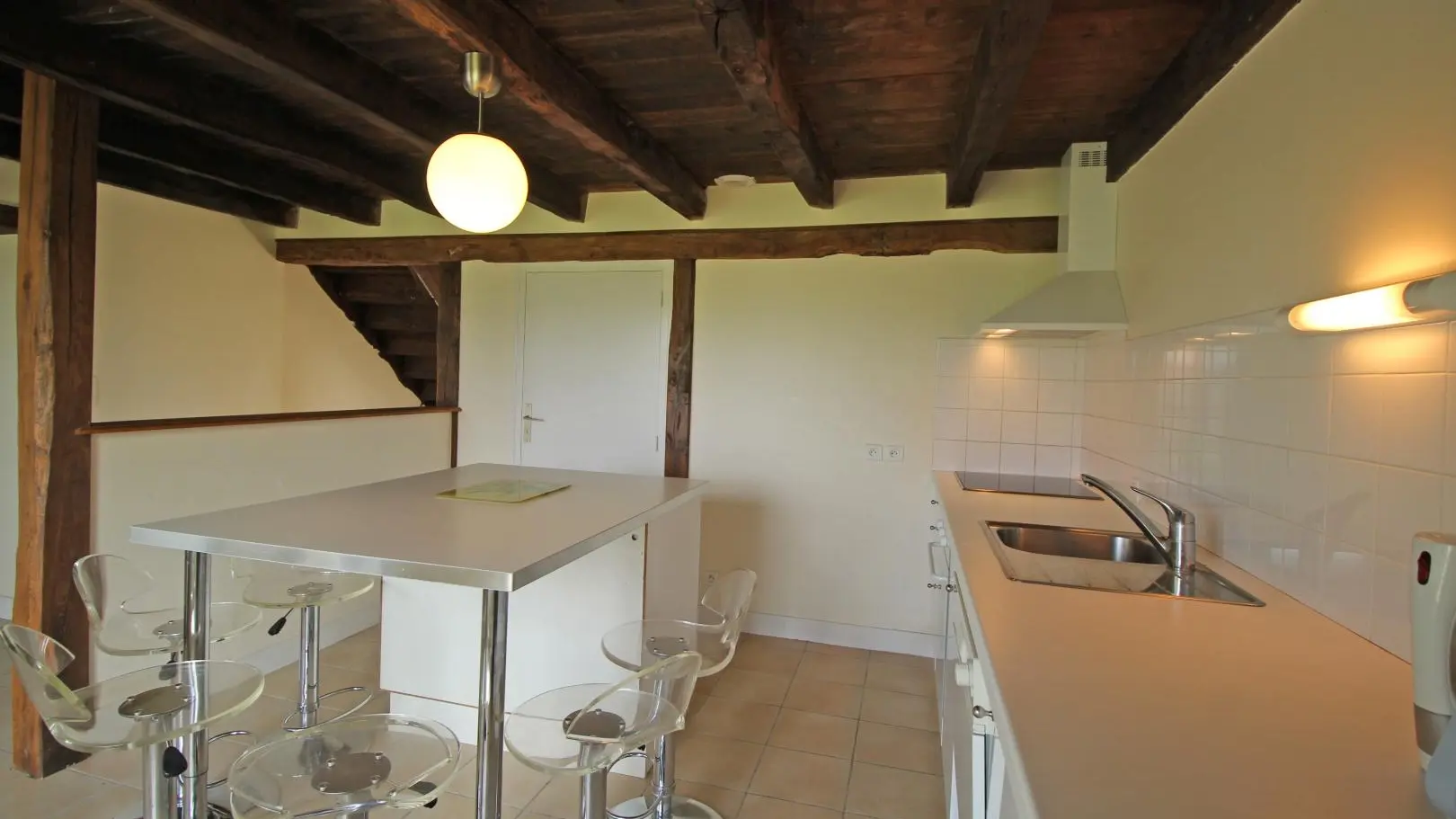 Gite La Maison Du Vinaigrier à Berneuil  en Haute-Vienne (Limousin)- cuisine_7