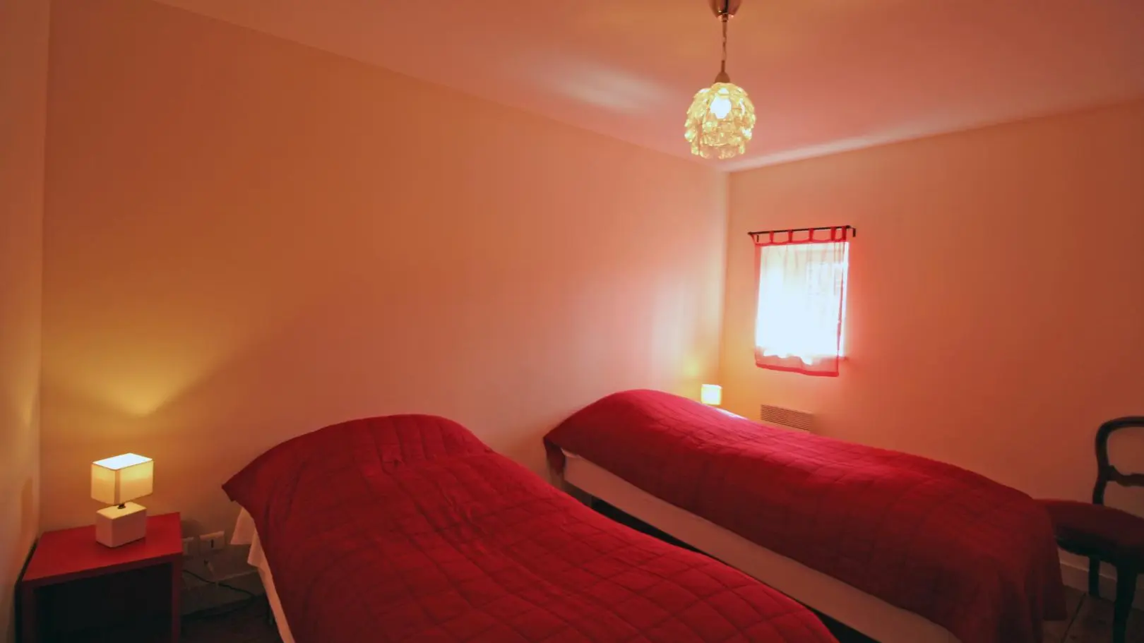 Gite La Maison Du Vinaigrier à Berneuil  en Haute-Vienne (Limousin)- chambre 1_11