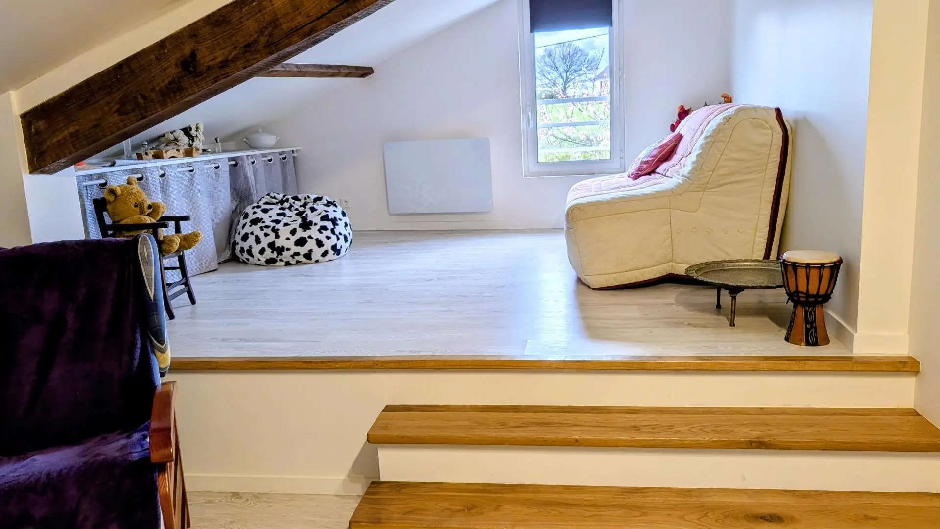 Gîte chez Mamie Couture à Val d'Issoire en Haute-Vienne - chambre mansardée étage_13