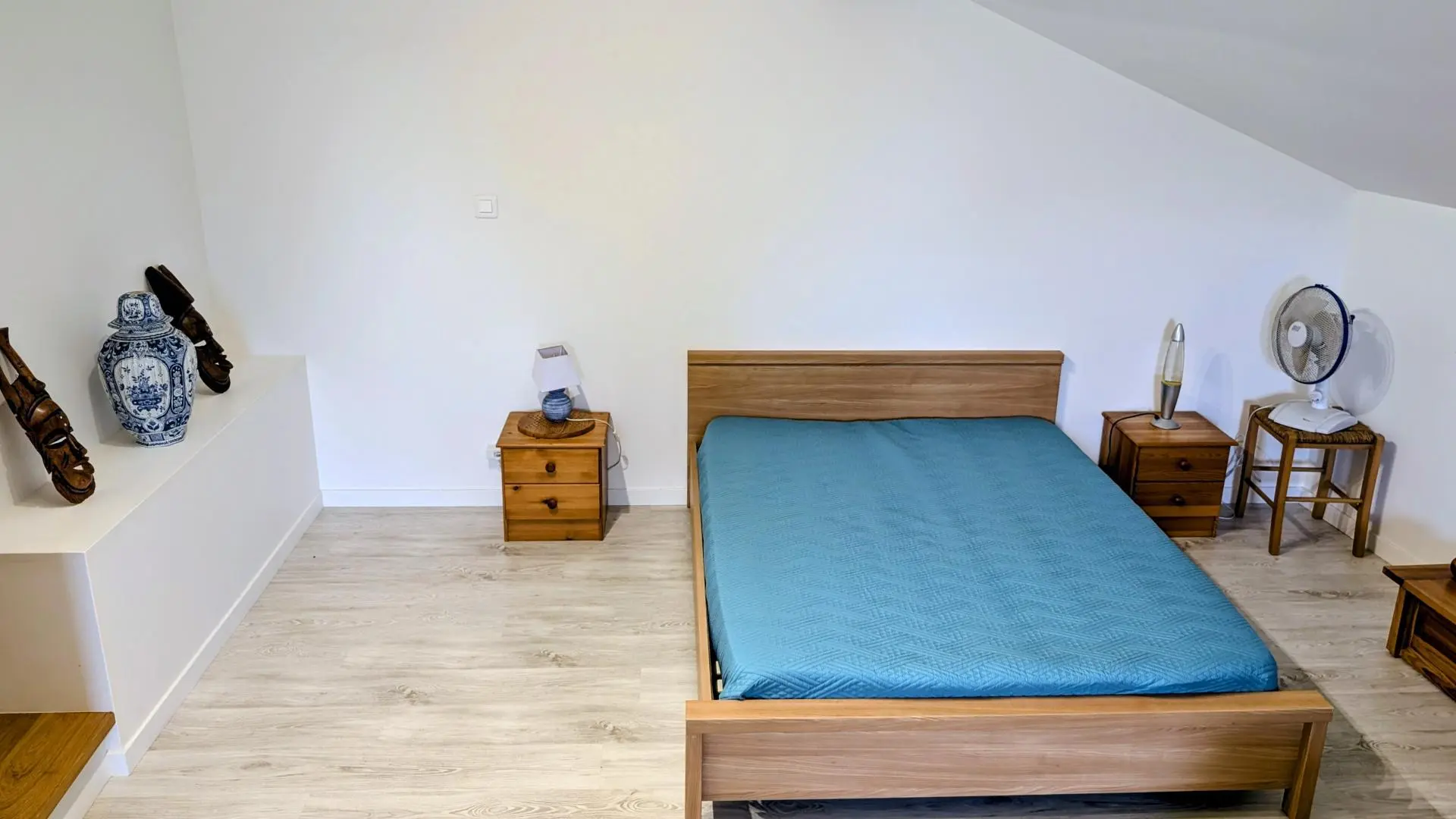 Gîte chez Mamie Couture à Val d'Issoire en Haute-Vienne - chambre mansardée étage_12