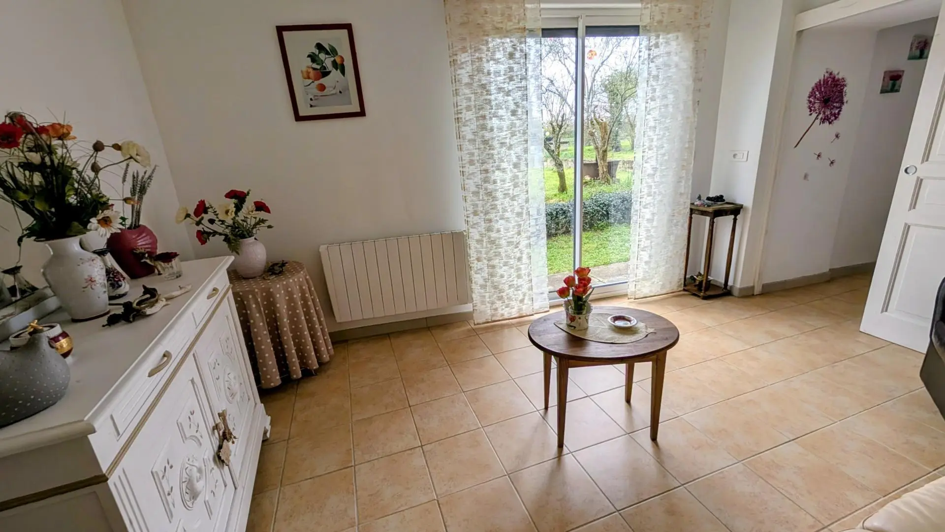 Gîte chez Mamie Couture à Val d'Issoire en Haute-Vienne - le salon_7