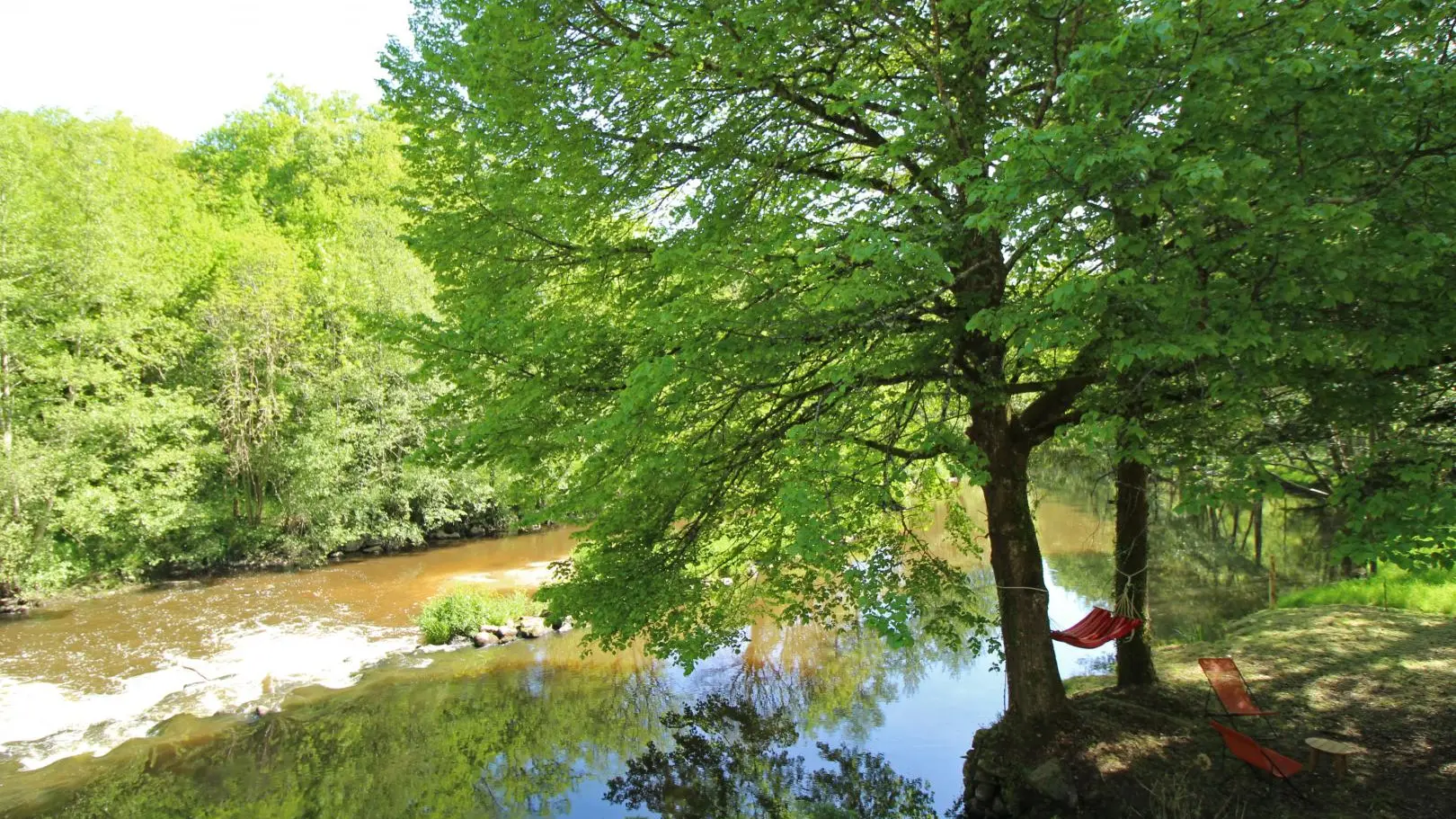 Gîte 3 ânes et un moulin à Bessines sur Gartempe en Haute-Vienne (Nouvelle Aquitaine) - vue de la chambre 2_39