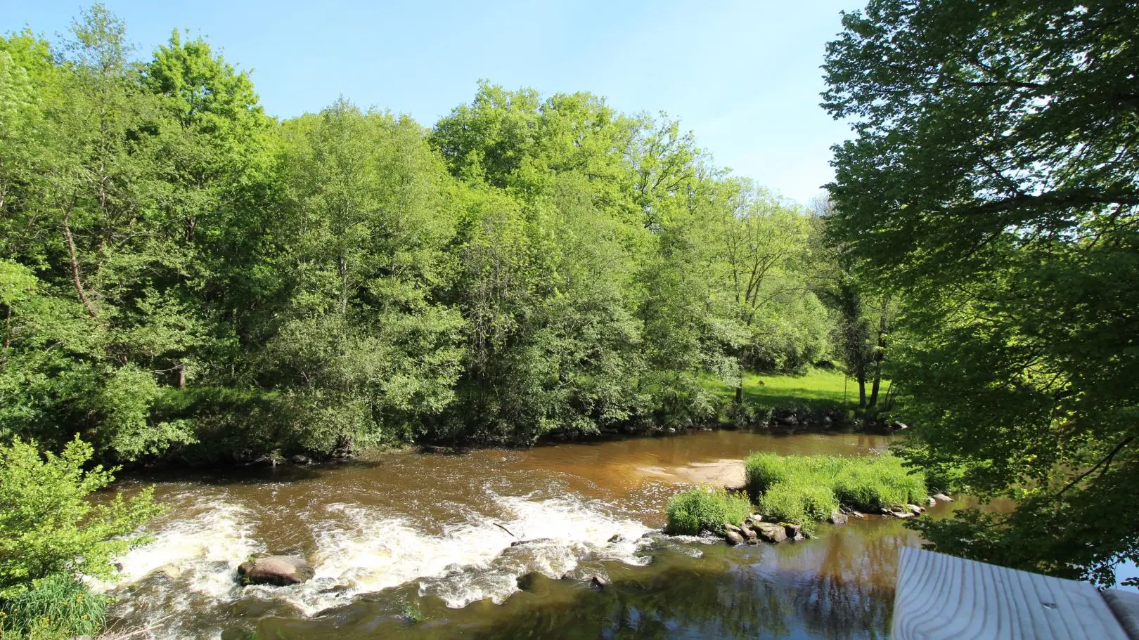 Gîte 3 ânes et un moulin à Bessines sur Gartempe en Haute-Vienne (Nouvelle Aquitaine) - vue de la chambre 2_38