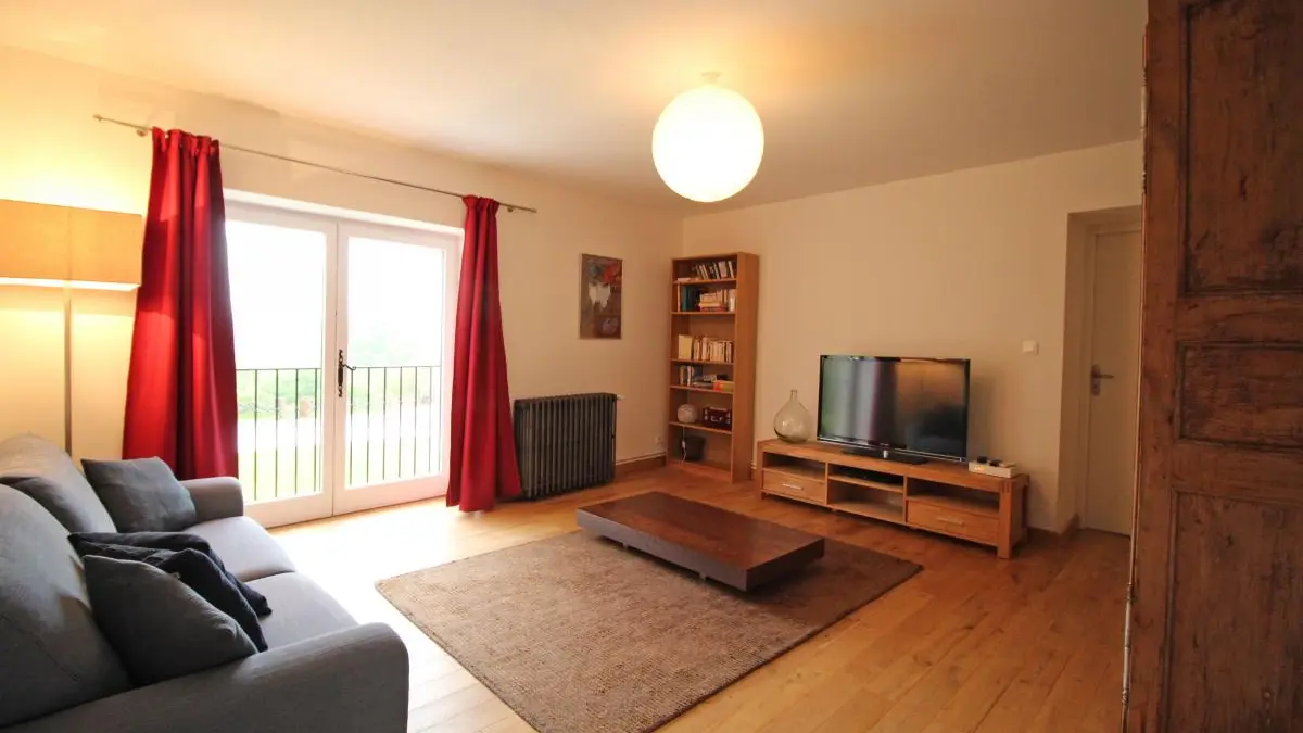 Gite Le Génie de la Forêt à Compreignac en Haute-Vienne (Limousin)- salon détente_5