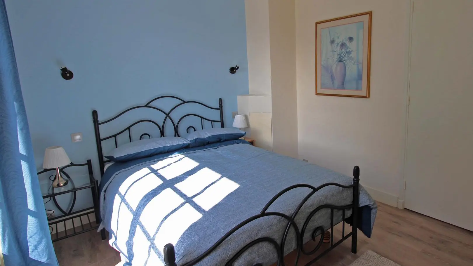 Gite Le Clos des Chênes à La Combe sur la commune de Thouron en Haute-Vienne (Nouvelle-Aquitaine) - chambre bleue_17