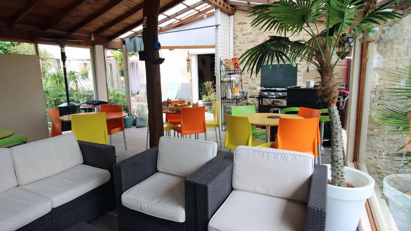 Chambres d'hôtes ô champ communal à Saint Pardoux Le Lac en Haute-Vienne - véranda_12