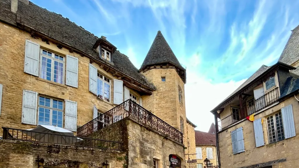 Les balades de Camille - visite guidée - Sarlat - Ville Art et Histoire