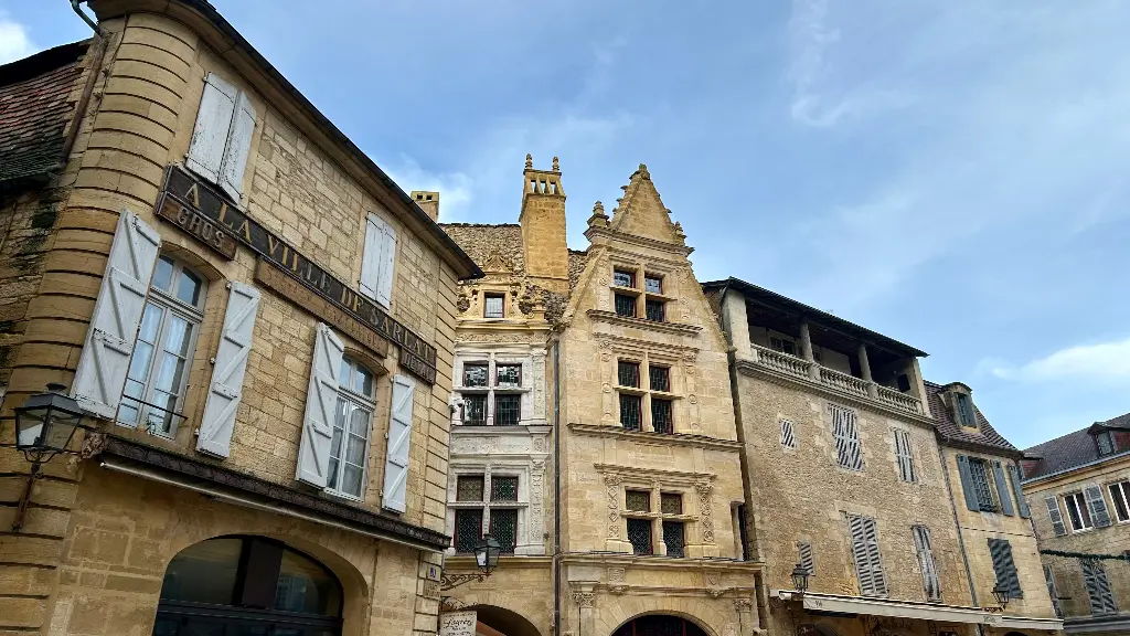 Les balades de Camille - visite guidée - Sarlat - coeur historique