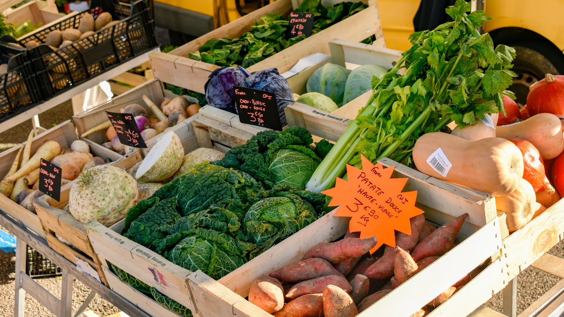 Marché hebdomadaire de Bosmie l'Aiguille