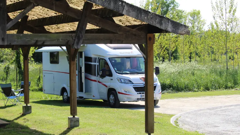 Aire de camping Car Cartelegue
